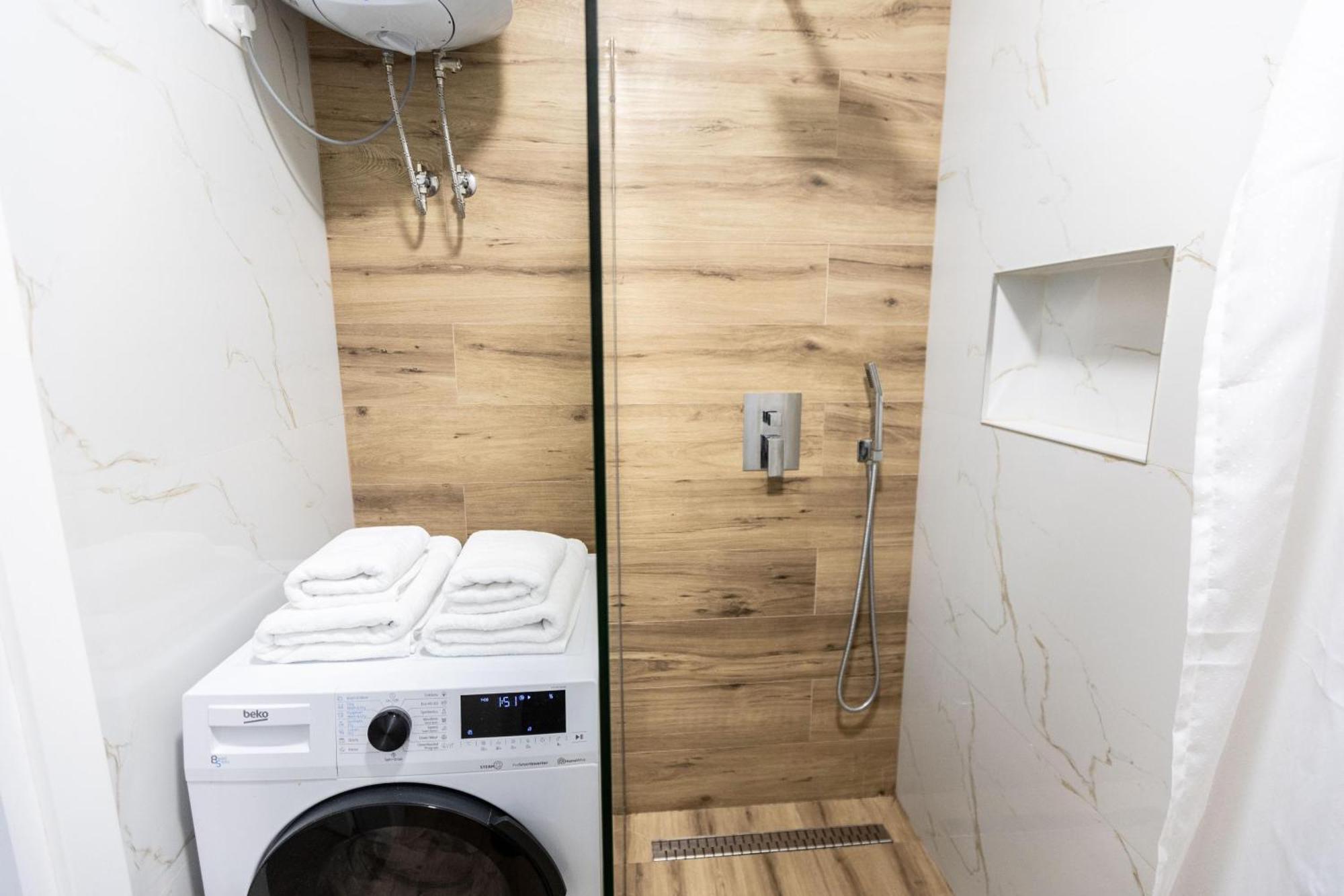 Eka Luxury Apartament *